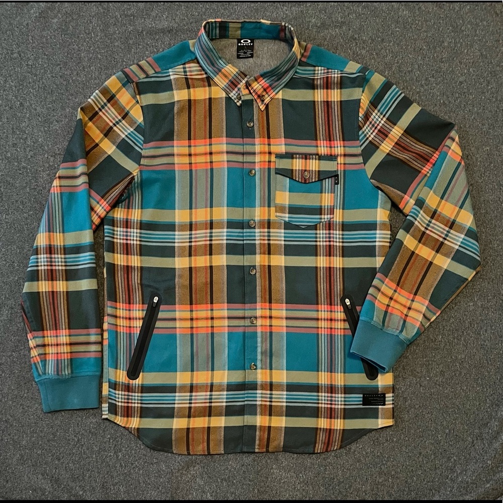 Men’s Oakley flannel shirt